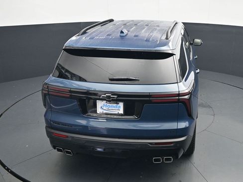 Used 2024 Chevrolet Traverse LT w/ Midnight/Sport Edition FWD image 19