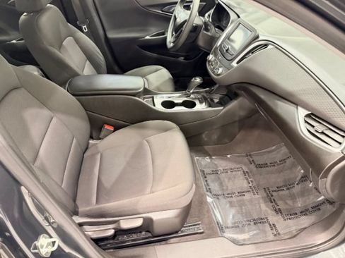 Used 2018 Chevrolet Malibu LS FWD image 39