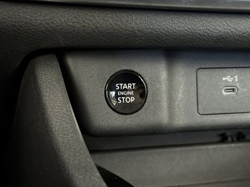 Used 2025 Nissan Rogue SV AWD/4WD image 15