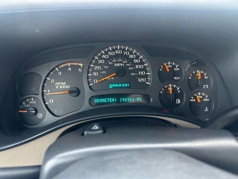 Used 2005 GMC Sierra 2500 SLE w/ Heavy-Duty Power Package image 12