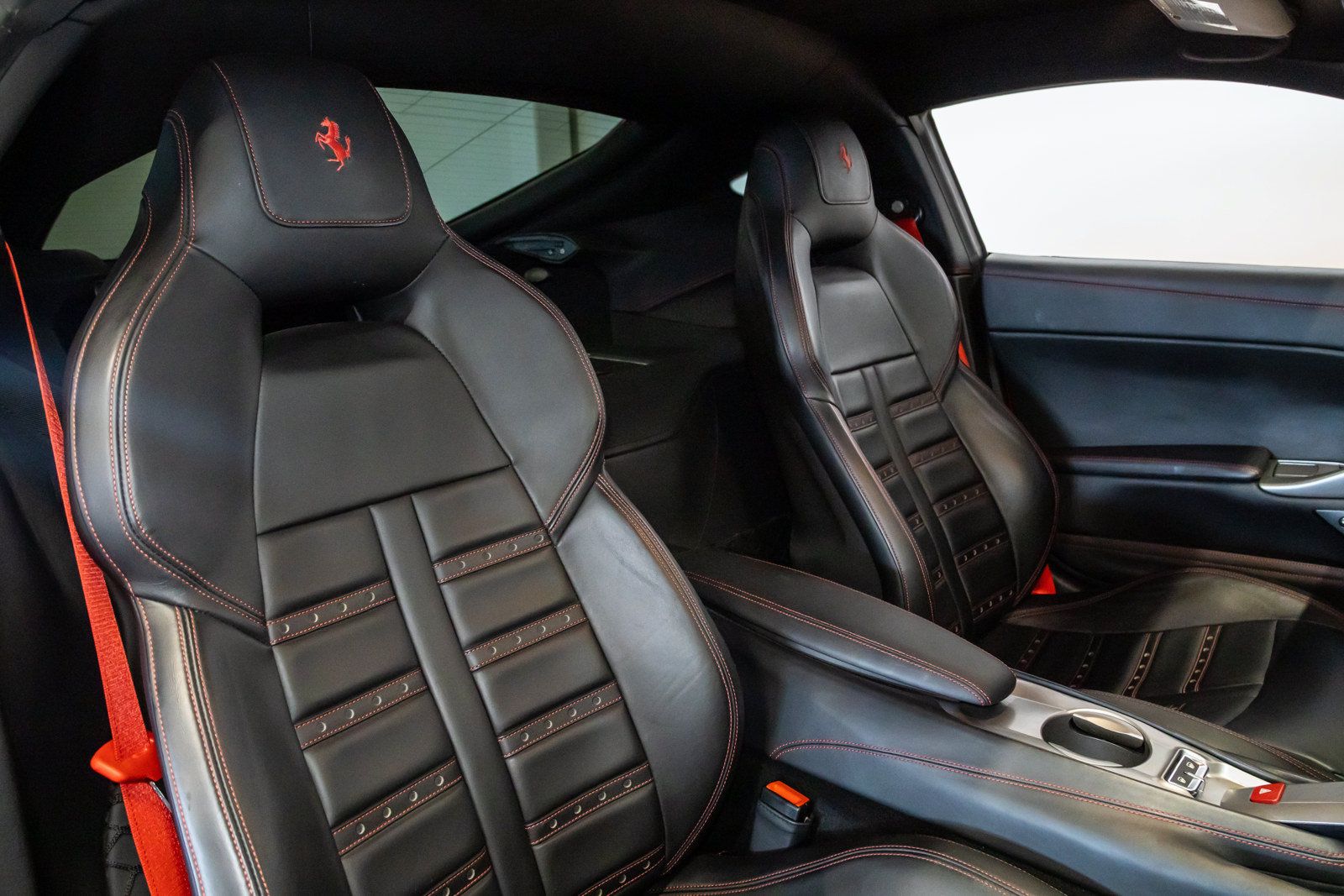 Used 2016 Ferrari F12 Berlinetta RWD image 33