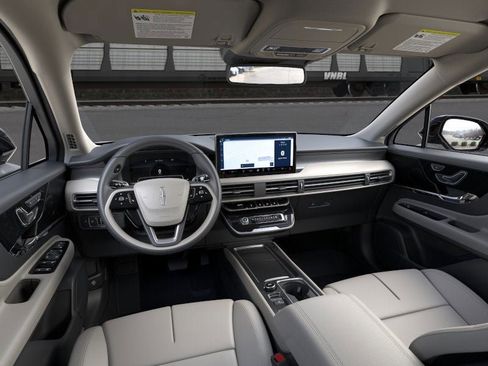 New 2026 Lincoln Corsair Premiere image 9