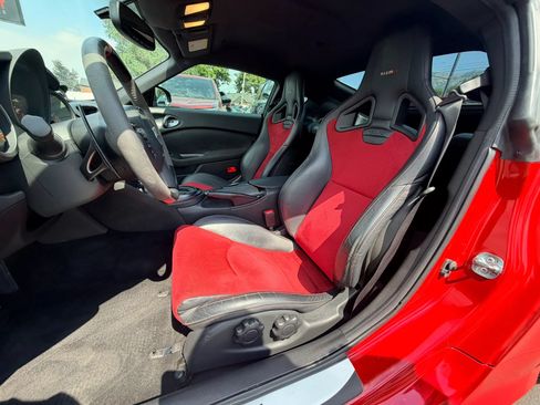 Used 2017 Nissan 370Z NISMO RWD image 10