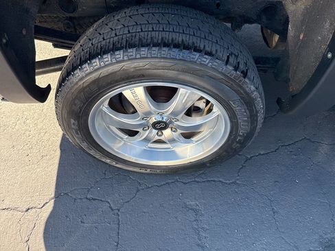 Used 2015 Chevrolet Silverado 1500 LT w/ LT Convenience Package image 8