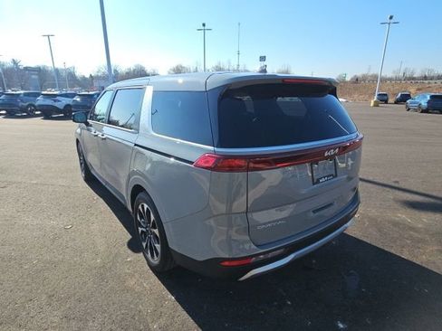 Used 2024 Kia Carnival EX image 6