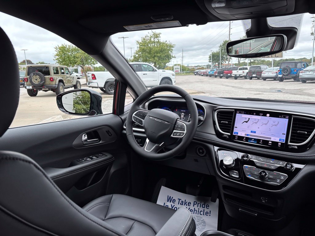 New 2027 Chrysler Pacifica Select FWD image 23