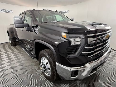 New 2026 Chevrolet Silverado 3500 LTZ w/ LTZ Plus Package AWD/4WD image 8
