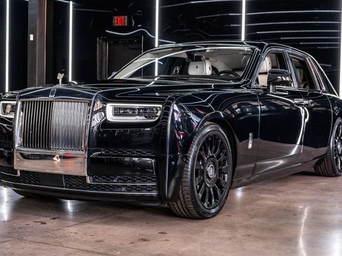 Used 2022 Rolls-Royce Phantom Sedan w/ The Phantom Package RWD image 5