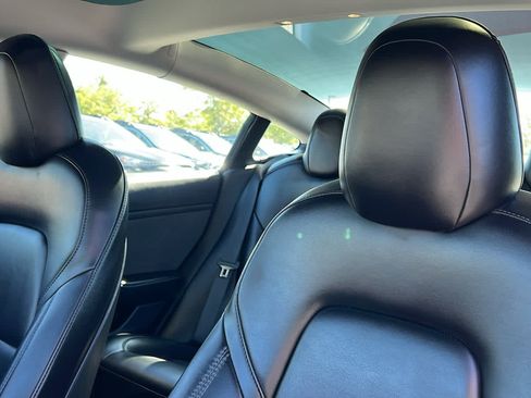 Used 2022 Tesla Model 3 Long Range AWD/4WD image 11