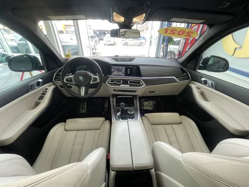 Used 2021 BMW X5 xDrive40i w/ M Sport Package AWD/4WD image 22