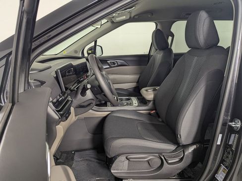 New 2026 Kia Carnival LX FWD image 12