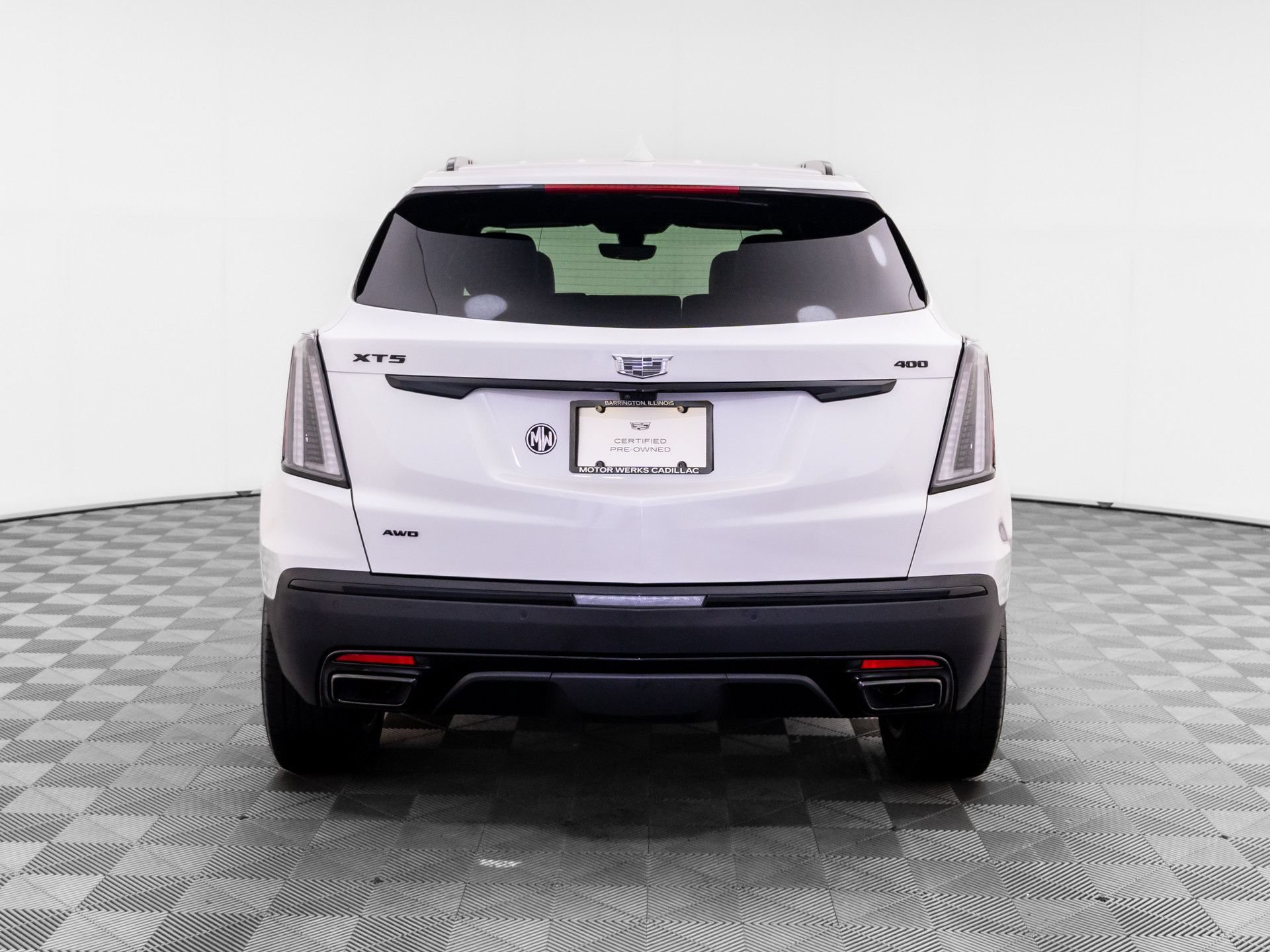 Certified 2026 Cadillac XT5 Sportv w/ LPO, Onyx Lite Package AWD/4WD image 4
