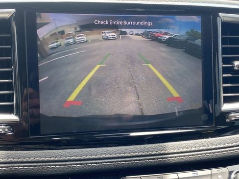 Used 2024 Chrysler Pacifica Limited FWD image 32