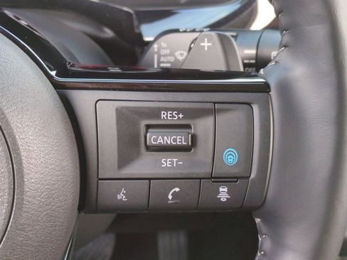 Used 2024 Nissan Pathfinder Platinum w/ Black Appearance Package image 27