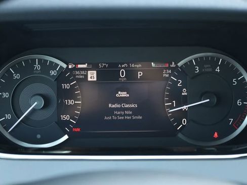 Used 2023 Land Rover Range Rover Evoque R-Dynamic SE image 16