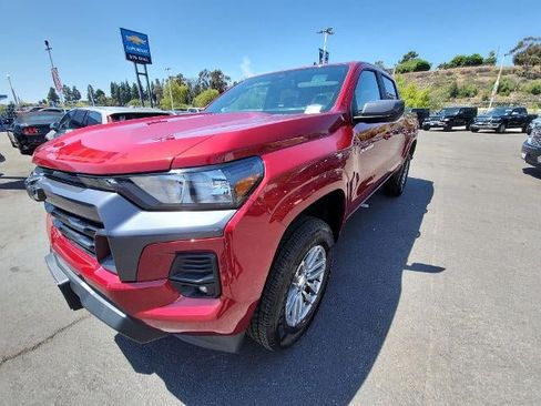 Used 2024 Chevrolet Colorado LT w/ LT Convenience Package II RWD image 4