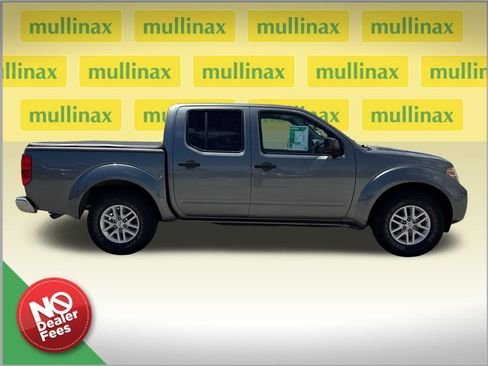 Used 2016 Nissan Frontier SV w/ SV Value Truck Package RWD image 2