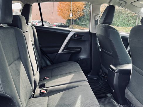 Used 2018 Toyota RAV4 LE image 23