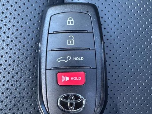 Used 2025 Toyota Crown Signia Limited image 53