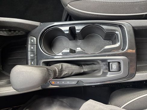 Used 2025 Chevrolet TrailBlazer LT FWD image 40
