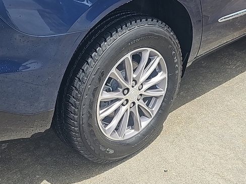 Certified 2022 Buick Enclave Essence image 9