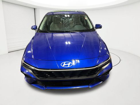 Certified 2024 Hyundai Elantra Limited FWD image 23