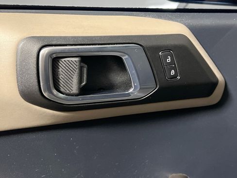 Used 2023 Ford Bronco Wildtrak AWD/4WD image 16