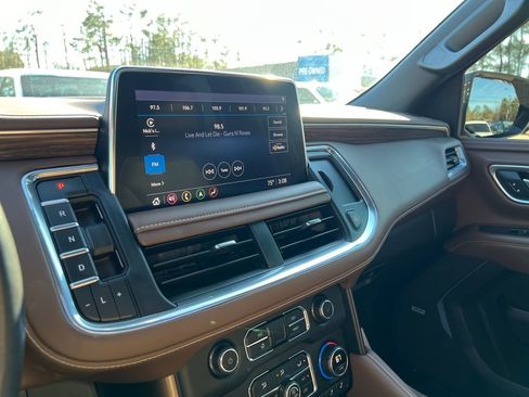 Used 2021 Chevrolet Tahoe High Country w/ Premium Package image 15