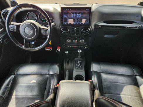 Used 2012 Jeep Wrangler Unlimited Sahara image 2