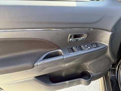 Used 2025 Mitsubishi Outlander Sport ES AWD/4WD image 11