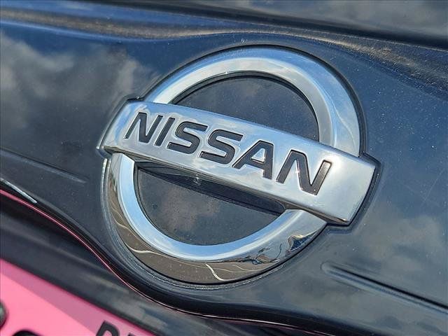 Used 2015 Nissan Versa S FWD image 30