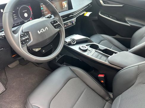 Used 2024 Kia EV6 Light image 11