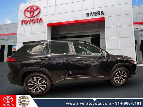 Used 2024 Toyota Corolla Cross AWD Hybrid image 4