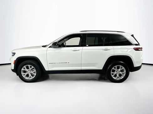 Used 2023 Jeep Grand Cherokee Limited w/ Trailer Tow Prep Group (B) AWD/4WD image 8