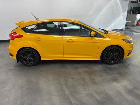 Used 2015 Ford Focus ST w/ Equipment Group 401A image 7