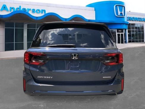 New 2026 Honda Odyssey Touring image 3