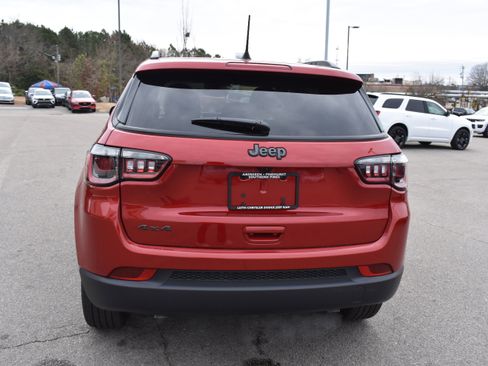 New 2026 Jeep Compass Latitude image 8