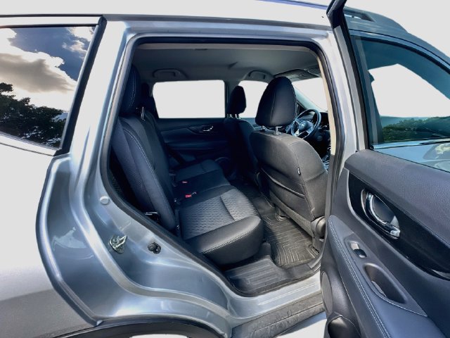 Used 2020 Nissan Rogue SV AWD/4WD image 25