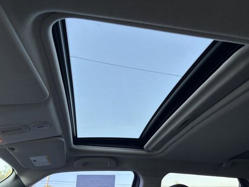 Used 2012 Nissan Juke SV w/ Interior Illumination Pkg image 11