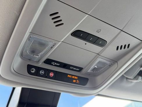 Used 2022 GMC Terrain SLT image 22