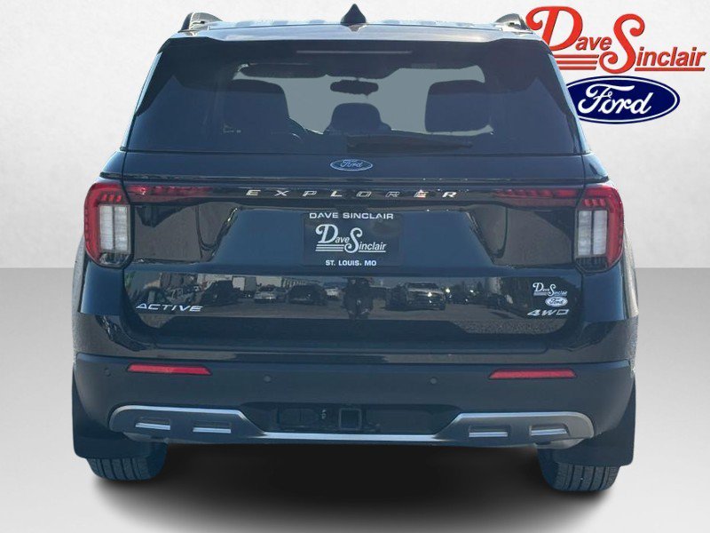 Used 2025 Ford Explorer Active w/ Active Comfort Package AWD/4WD image 8