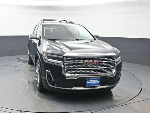 Used 2023 GMC Acadia Denali w/ Denali Technology Package image 9