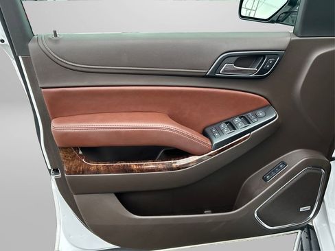 Used 2018 Chevrolet Suburban Premier image 22