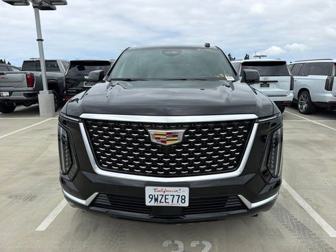 Certified 2026 Cadillac Escalade ESV Luxury RWD image 1