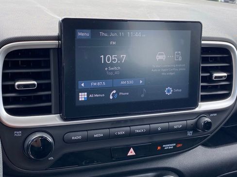 Used 2022 Hyundai Venue SE FWD image 10