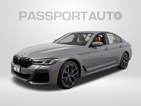 Used 2022 BMW 530e xDrive w/ Premium Package AWD/4WD image 1