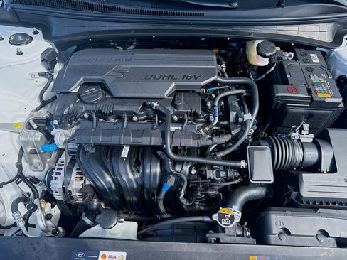 New 2026 Hyundai Elantra Limited FWD image 22