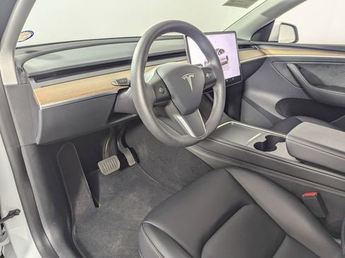 Used 2023 Tesla Model Y Long Range image 29