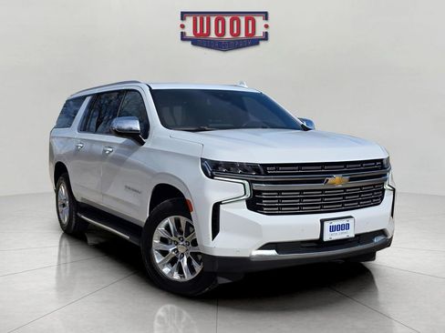Used 2023 Chevrolet Suburban Premier image 1