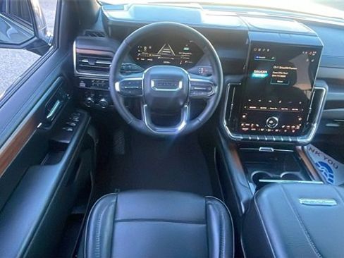 Used 2025 GMC Yukon XL Denali image 13